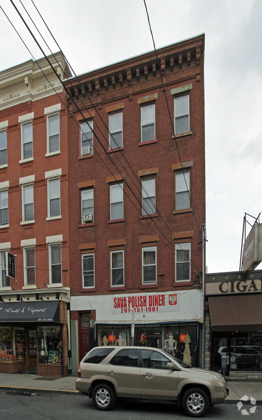 Primary Photo - 346 Grove St