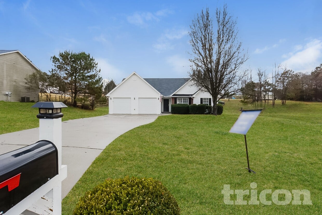 Foto principal - 530 Mackinaw Dr