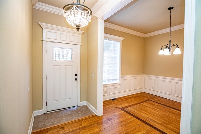 Building Photo - 605 Tunbridge Dr