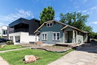 Building Photo - 5439 Melrose Ave