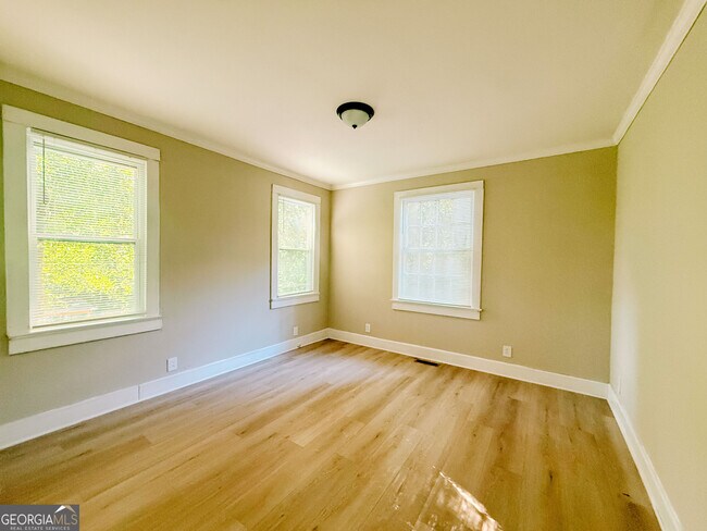 Foto del edificio - 967 Glenridge Dr