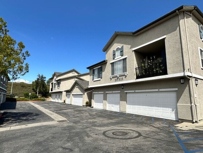 Foto del edificio - Townhouse at the Bordeaux Gated Community 3bed 2.5 bath