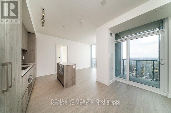 Building Photo - 1 Yorkville Ave