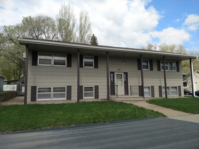 Building Photo - 321 N Rowley St