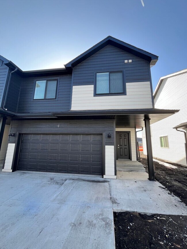 Building Photo - The Wilds Townhomes