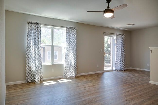 Building Photo - 4203 Sunset Ridge Ct