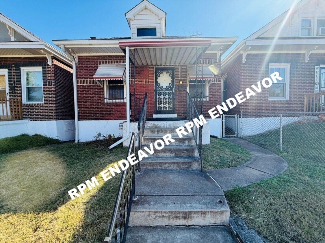 Primary Photo - Move-In Ready 2-Bedroom Home with Fenced Yard in Quiet Neighborhood
