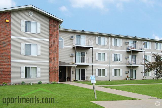 Building - Ottumwa Heights Apartments