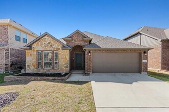 Building Photo - 11004 Blaze St