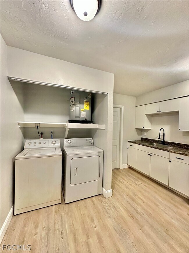 Foto del edificio - 5635 Fifth Ave