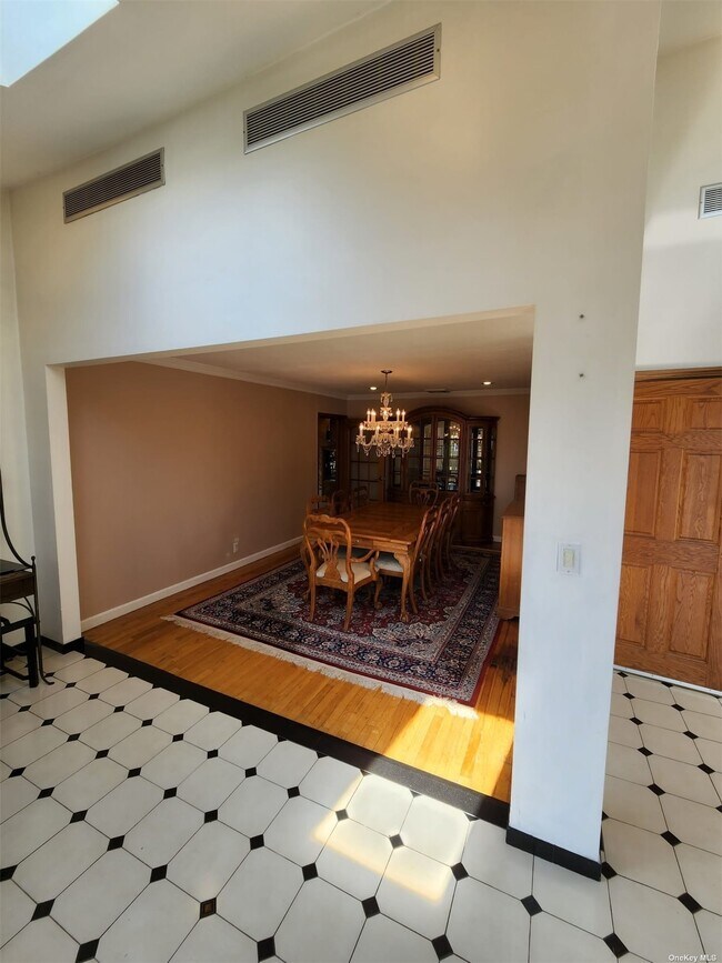 Building Photo - 261-15 Bridgewater Ave