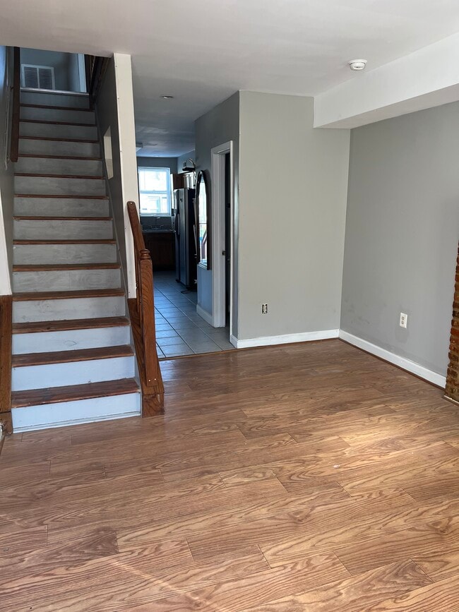Living room - 1419 Ward St Townhome