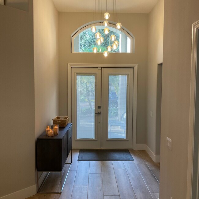 Foto del edificio - 8322 Whispering Woods Ct