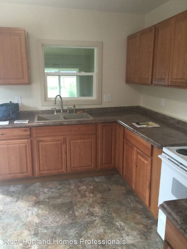 Building Photo - 2 br, 1 bath House - 6825 SE 85th Avenue