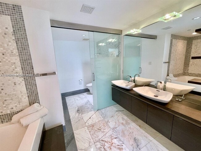 Foto del edificio - 200 Biscayne Blvd Way