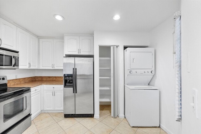 Building Photo - 1500 Jefferson Dr