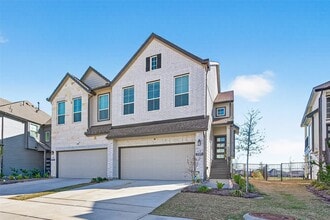Building Photo - 21163 Medina River Dr