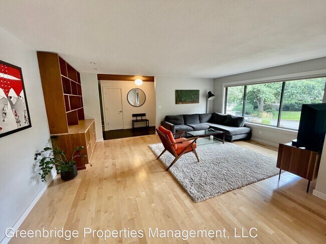 Building Photo - 3 br, 2 bath House - 3946 SW 44th Ave.