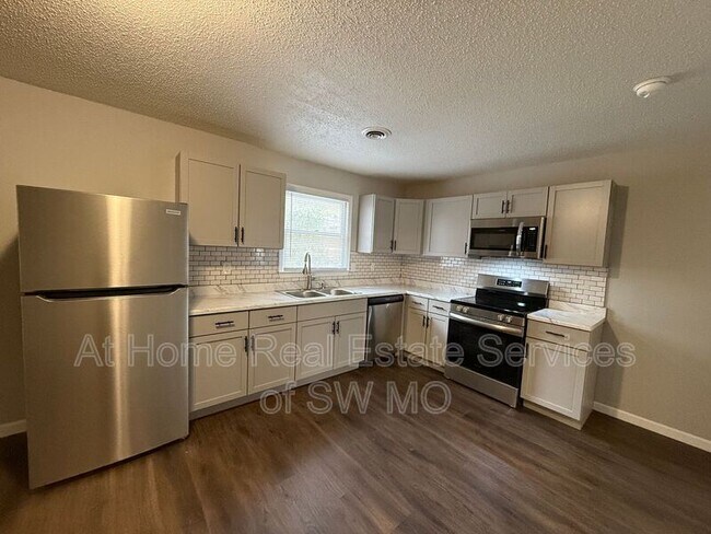 Foto del edificio - 700 E Elm St