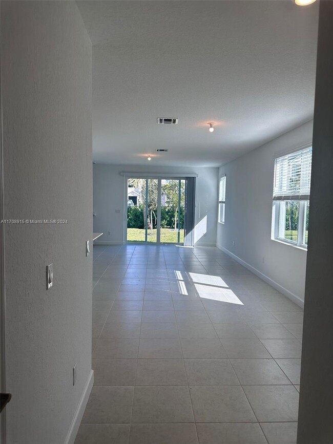 Foto del edificio - 387 SE Crossoak Ln