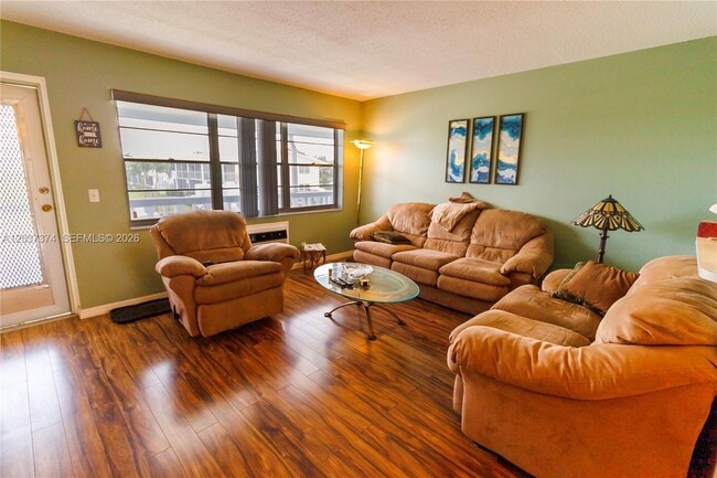 Building Photo - 90 Berkshire D