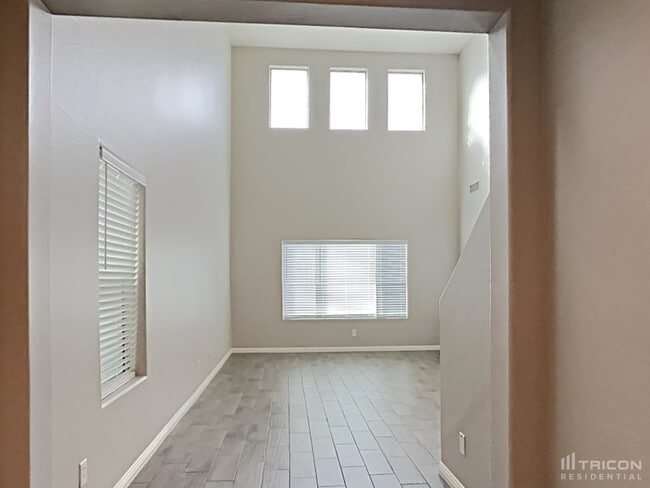 Building Photo - 5711 W Milada Dr