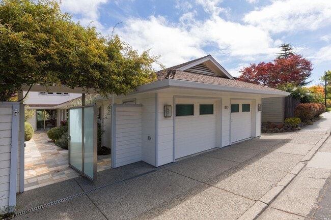 Building Photo - 180 San Rafael Ave