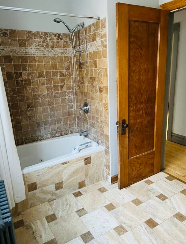 Foto del edificio - 2042 W Hutchinson St