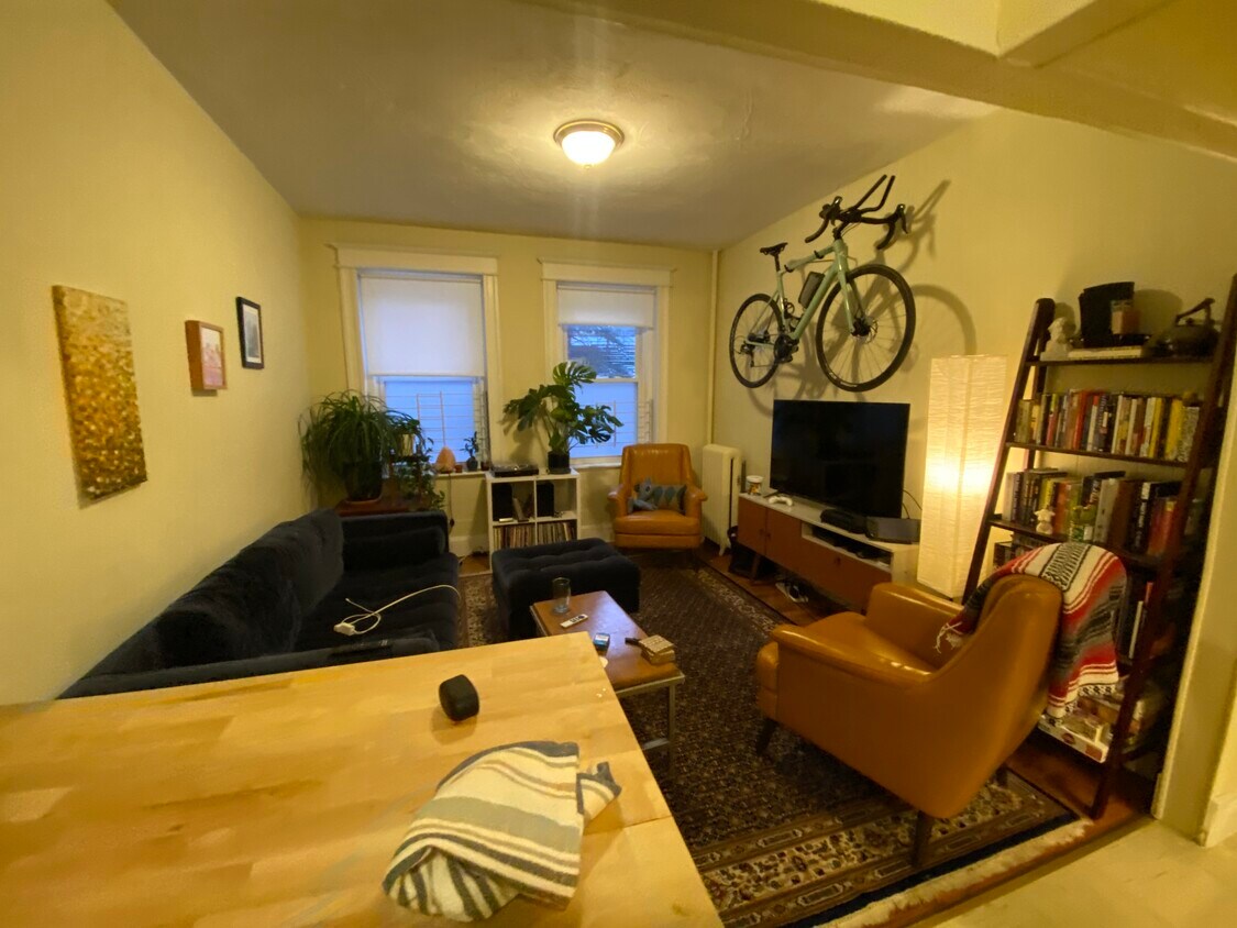 Foto principal - 197 Kelton St