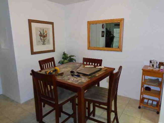 Dining area - 5968 Westgate Dr