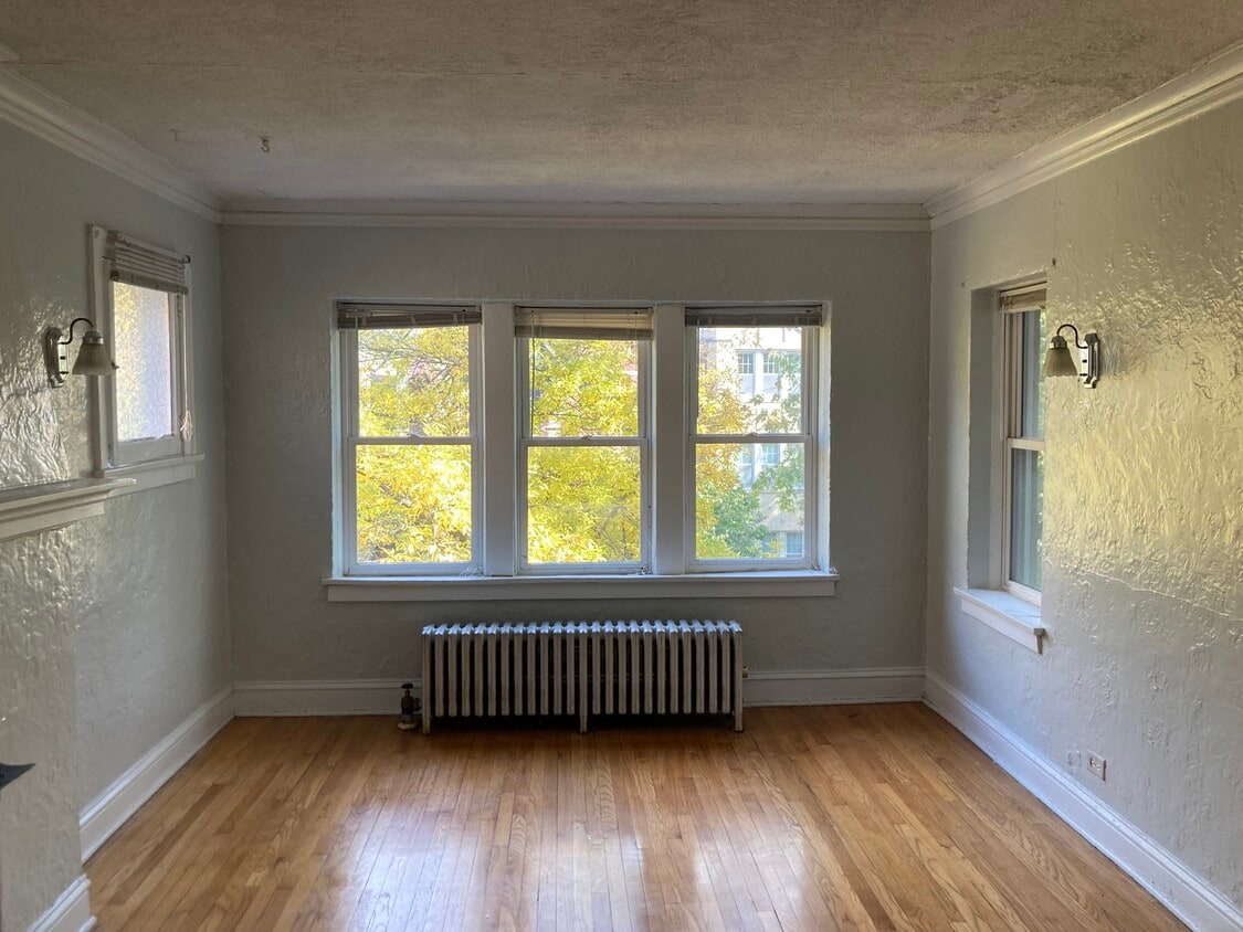 Building Photo - 5440 N Campbell Ave