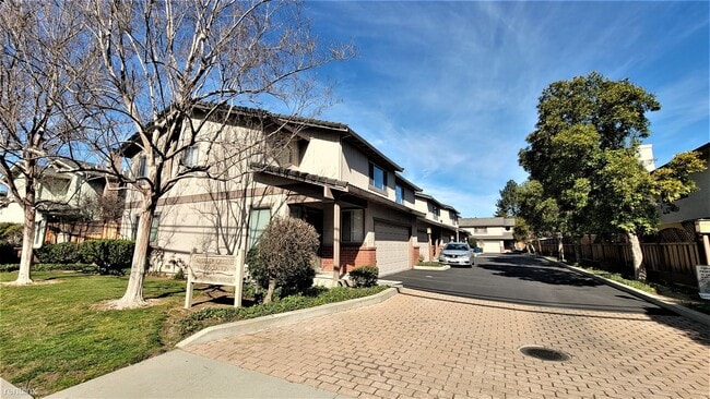 Building Photo - 3 br, 2.5 bath Townhome - 97 Shelley Avenue