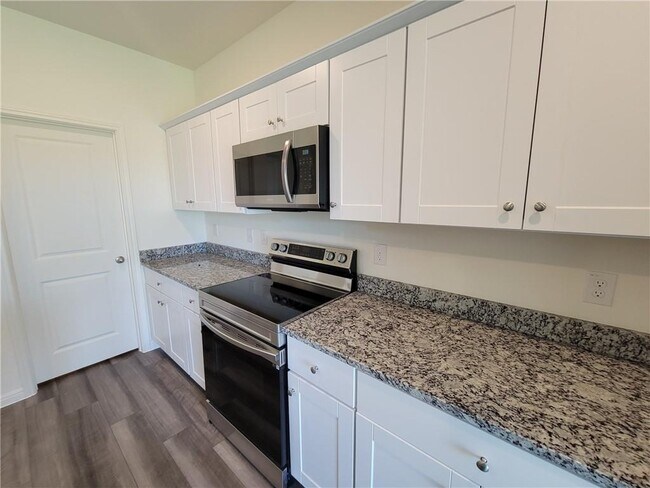 Foto del edificio - 421 Wren Ln