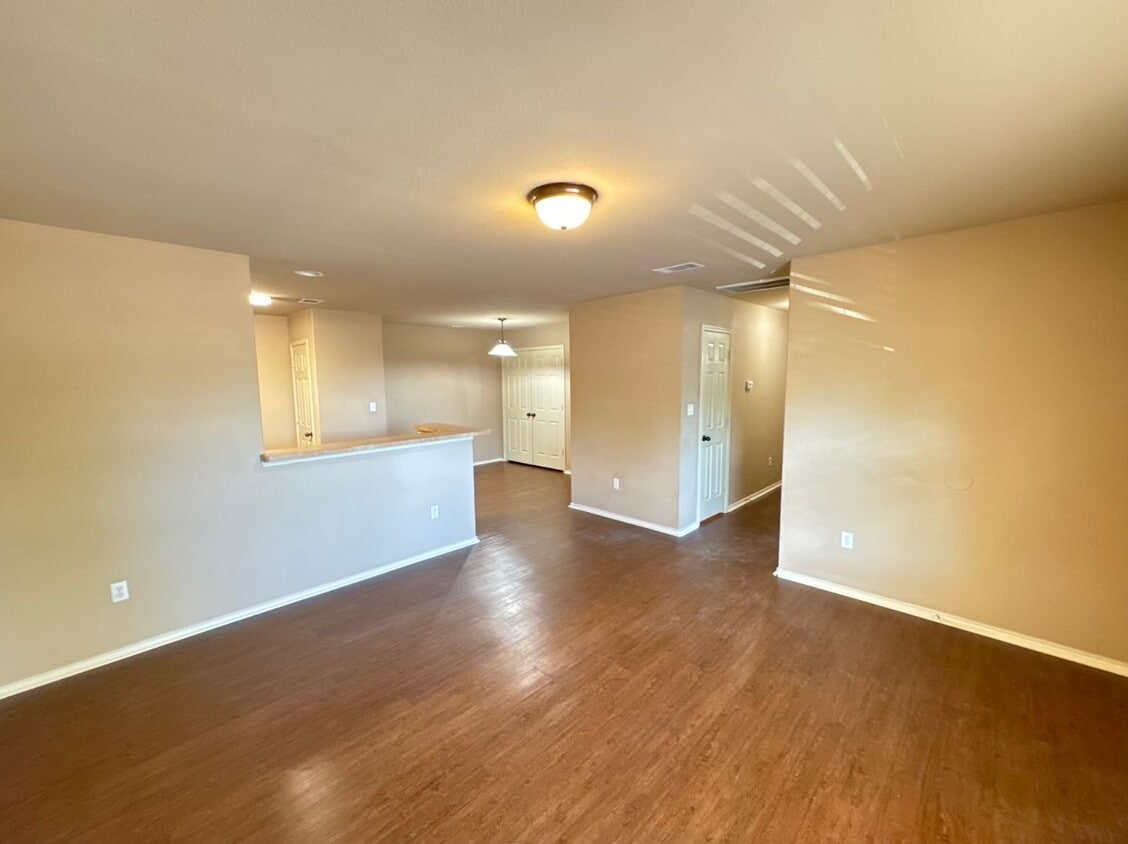 Photo - 2725 Lovers Ln