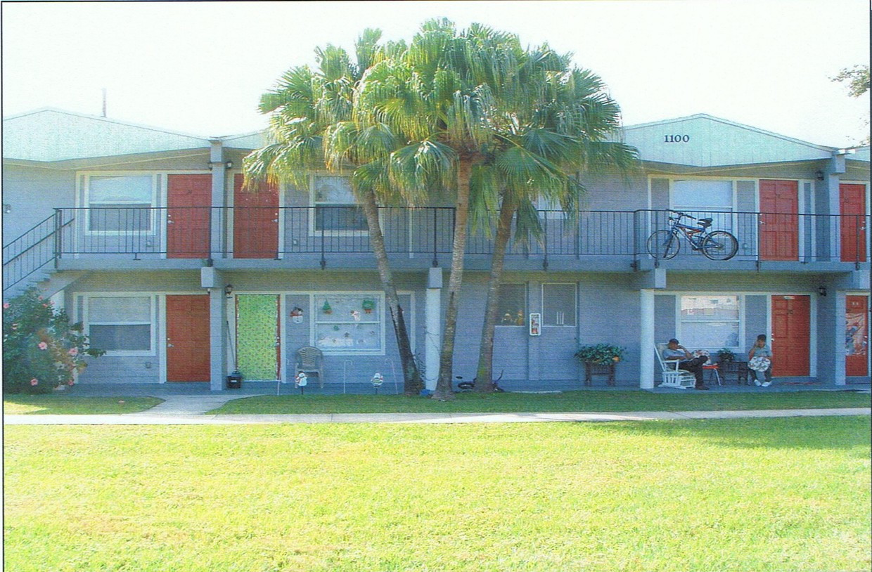 Primary Photo - Trailwinds Apartments