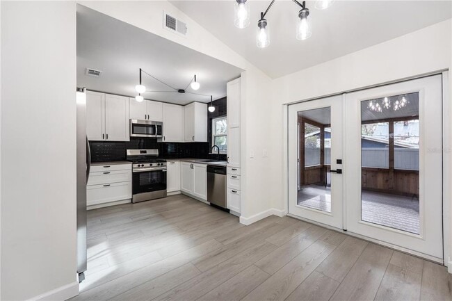 Foto del edificio - 104 N Glenwood Ave