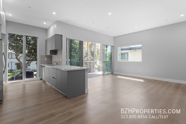 Building Photo - 1223 Hayworth Ave