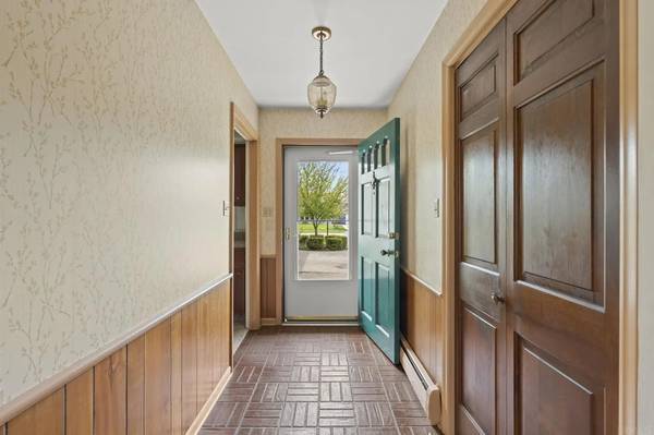 Building Photo - 2907 Greenbriar Dr