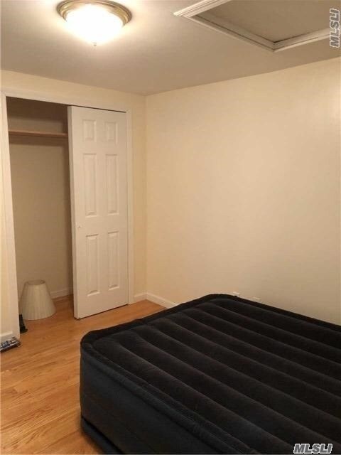 Building Photo - 245 Ribbon St