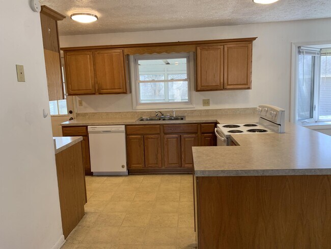 Foto del edificio - 6355 County Rd West 00 N S