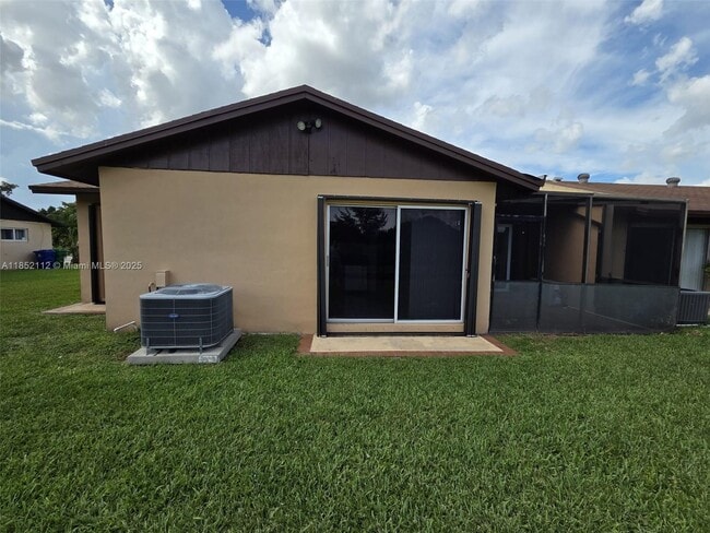 Foto del edificio - 9430 S Meadows Cir