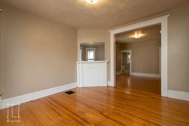 Foto del edificio - 207 W Hubbard Ave