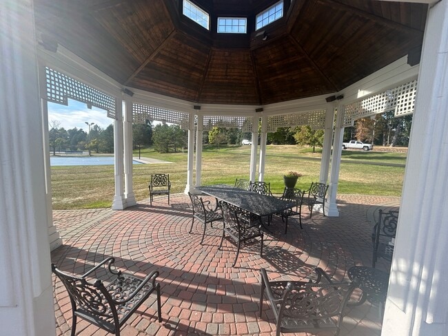 Foto del edificio - 3608 Oakmonte Blvd