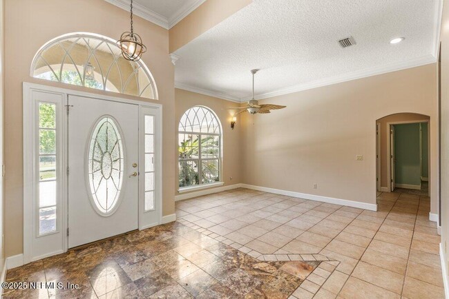 Building Photo - 3721 Creek Hollow Ln