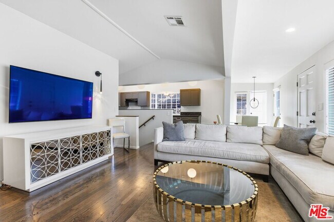 Foto del edificio - 9820 Yoakum Dr