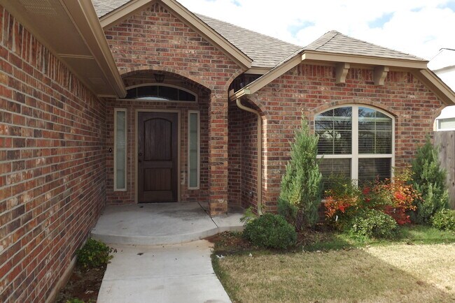 Foto del edificio - Newer Home built in  2014 w/storm shelter!