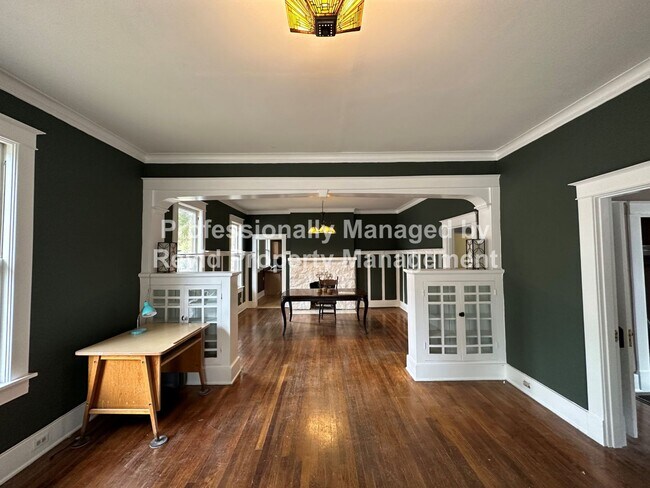 Foto del edificio - Updated 3 bedroom 3 bathroom home in Coope...