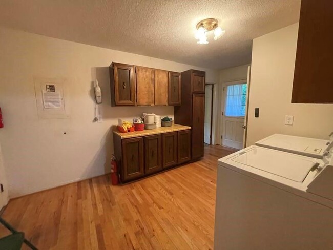 Building Photo - 2815 Benson Dr