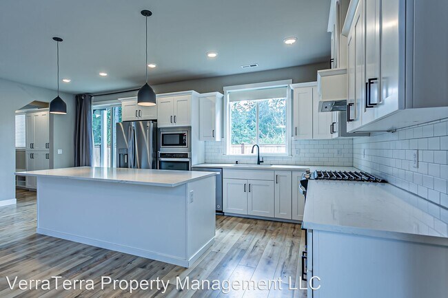 Foto del edificio - 4 br, 3 bath House - 6806 165th St Ct E