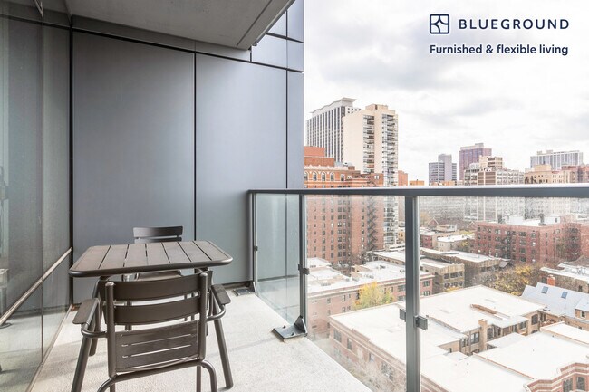 Building Photo - 450 W Belmont Ave